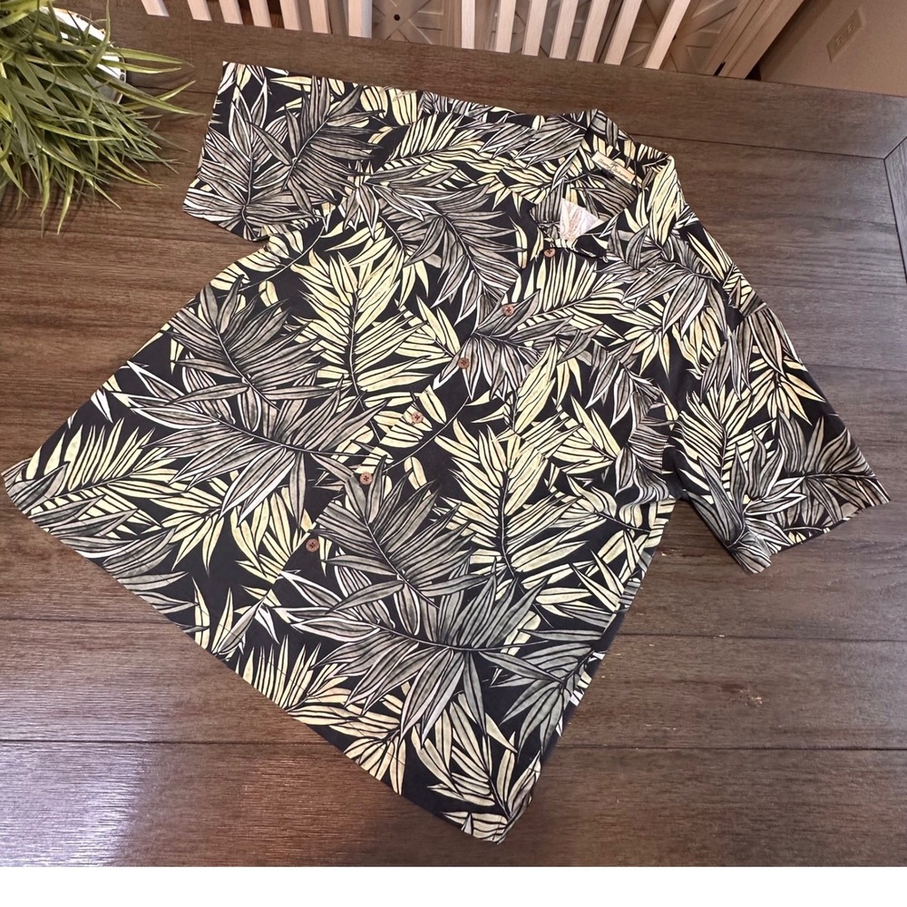 Tommy Bahama Mens 100% Silk Hawaiian Shirt Size L Tropical Leaf Print